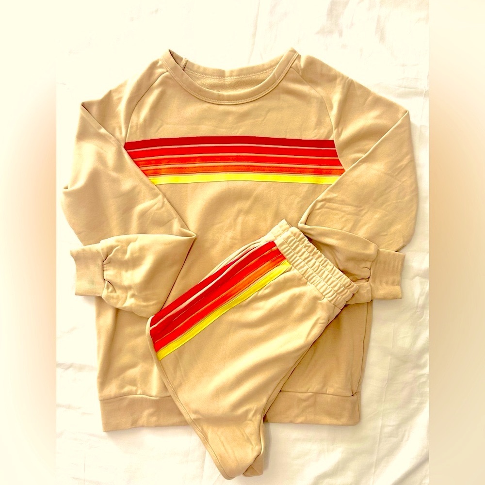 Apricot  Sweatshirt and Shorts Set with Colorful Stripes - Picture 4 of 5
